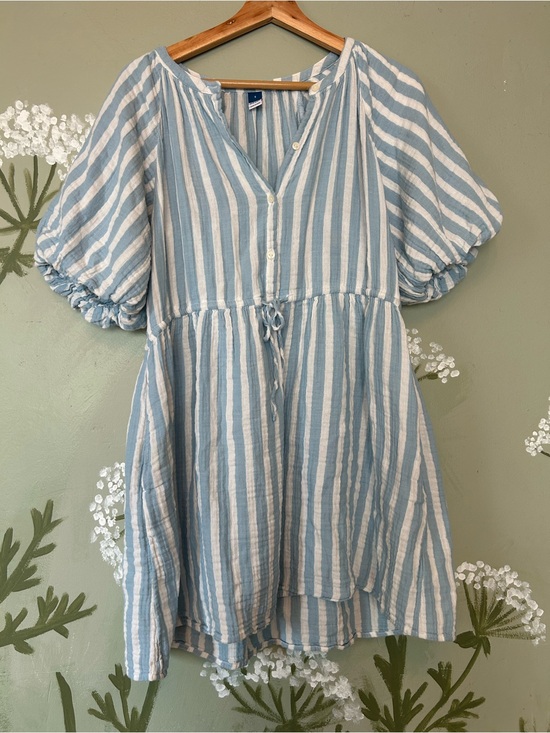 Old Navy Dresses & Skirts - Blue & White Striped Puffed Sleeve Gauze Dress